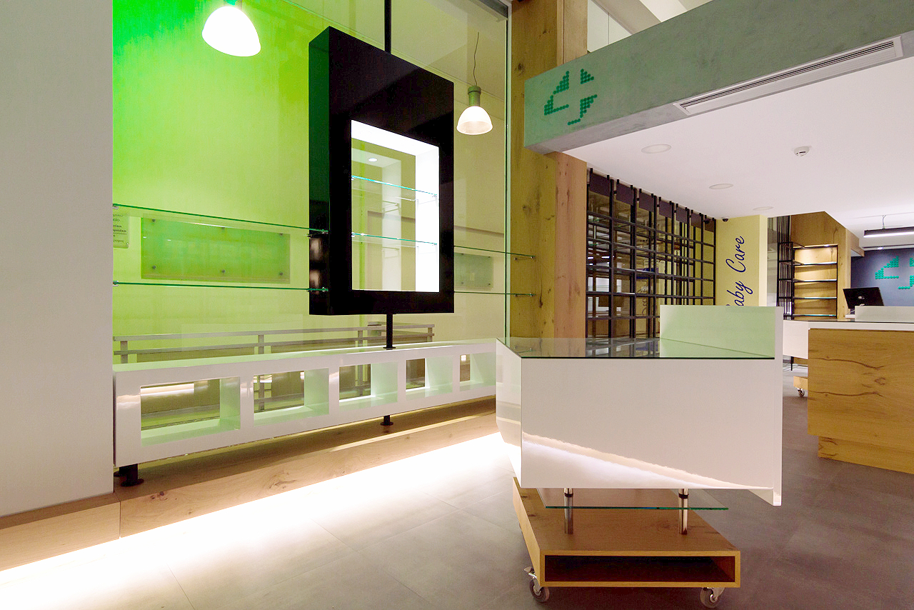 Pharmacy Toloudis 05